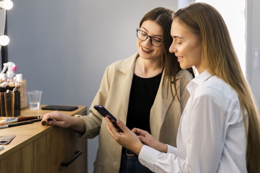 Nový zákazník odchádza z malej prevádzky a v mobile mu príde poďakovanie Nový zákazník odchádza z malej prevádzky a v mobile mu príde poďakovanie
